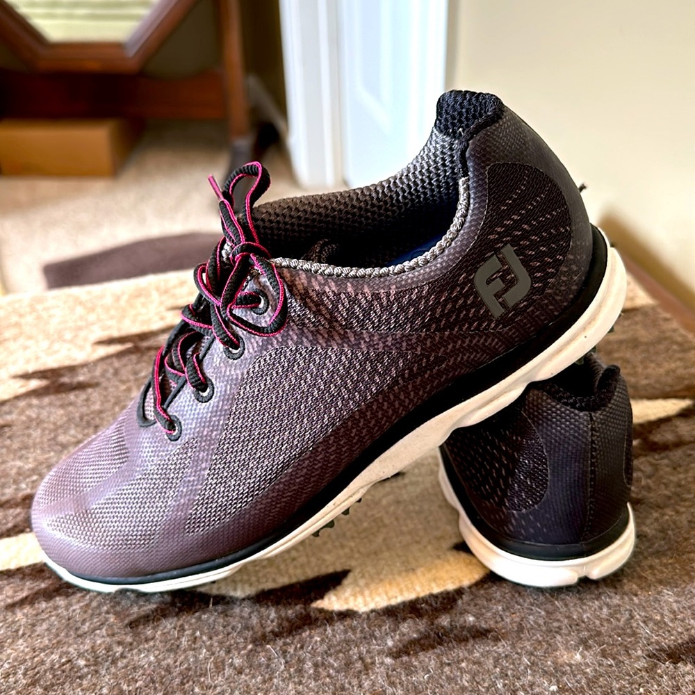 FootJoy EmPower Spikeless Golf Shoe Woman’s  Size 8